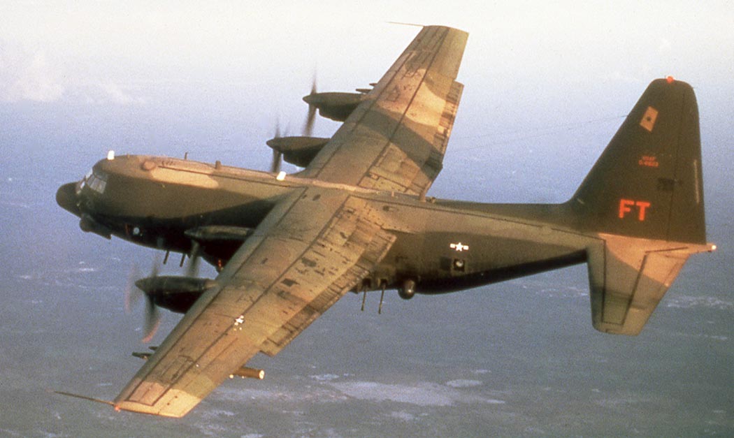 130 spectre. AC 130 во Вьетнаме. AC-130e Spectre. Lockheed AC-130 Spectre. Lockheed AC-130 Spectre во Вьетнаме.