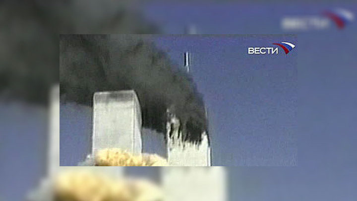 Сколько погибло людей в теракте 2001. Взрыв 11 сентября башни-Близнецы. 11 Сентября 2001 года террористическая атака на США. Обломки самолета 11 сентября. Обломки самолета 11 сентября 2001.