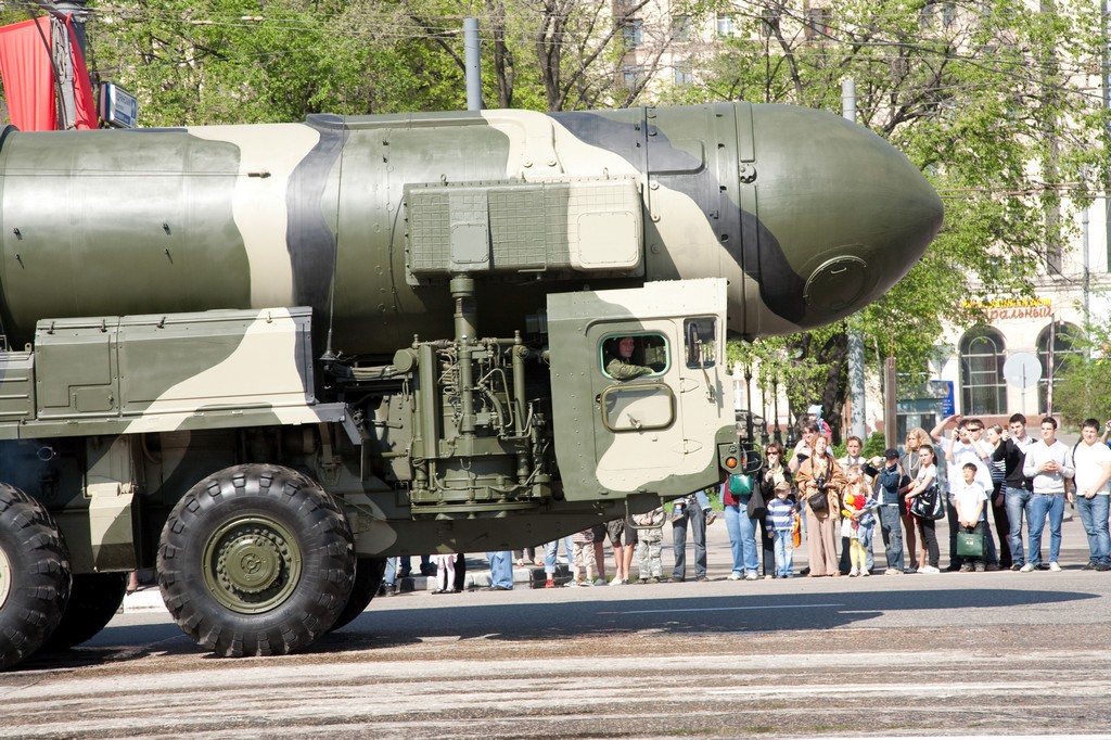 Тополь м. РТ-2пм «Тополь» (SS-25);. РТ-2пм2 «Тополь-м». Межконтинентальная баллистическая ракета РТ-2пм «Тополь». Мобильных комплексов РТ-2пм2 «Тополь-м» (SS-27).