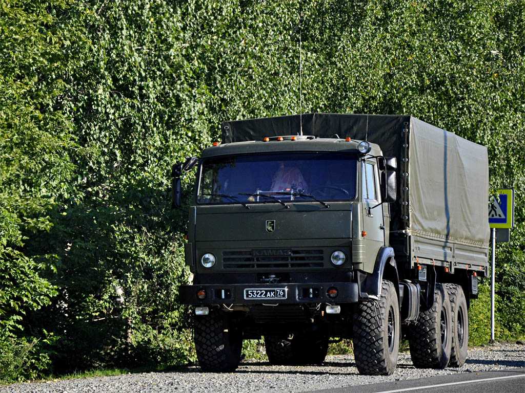 Камаз 53501. КАМАЗ 53501 военный. КАМАЗ 53501 Гражданский. КАМАЗ 53501 Мустанг военный. КАМАЗ 53501 армейский бортовой.