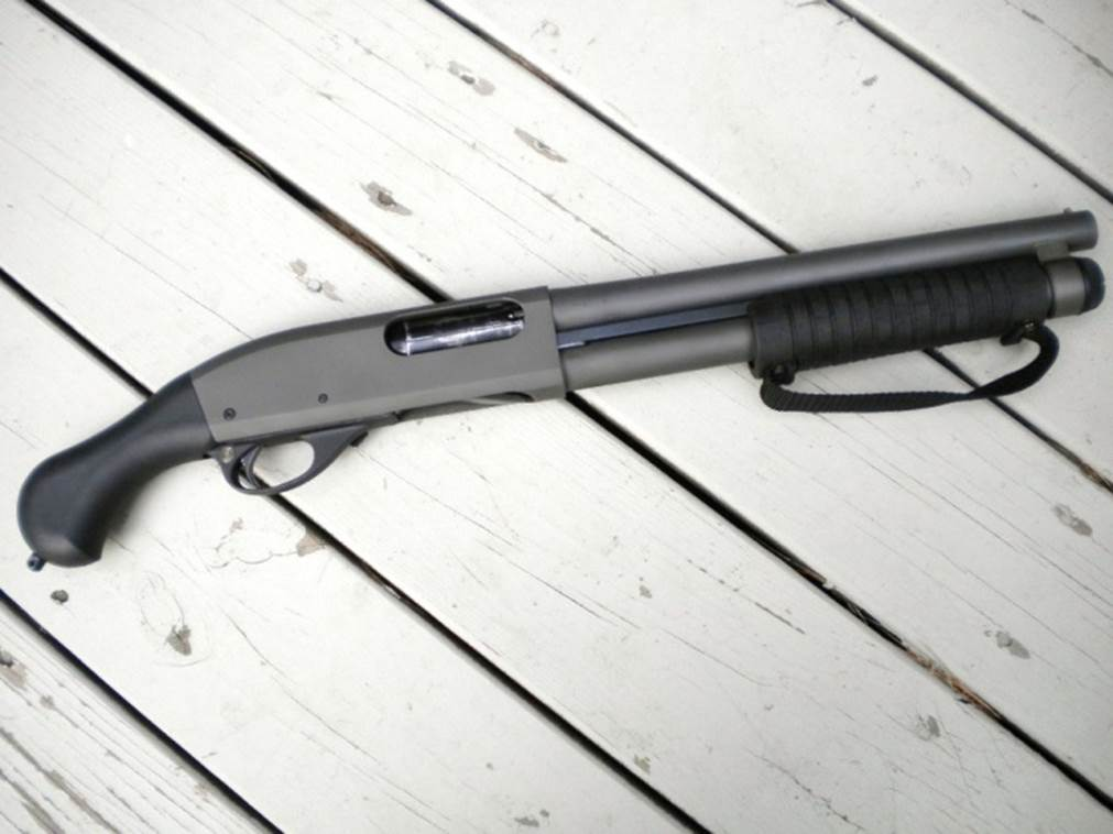 Что такое помповое ружье. Remington 870 short Barrel. Полицейский дробовик Ремингтон 870. Помповое ружье Ремингтон 350. Remington 870 Speedfeed.