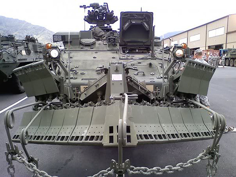 Настроить страйкер. Инженерная машина м1132 Страйкер. M1132 Stryker. Stryker m1132 двигатель. M1132 ESV.