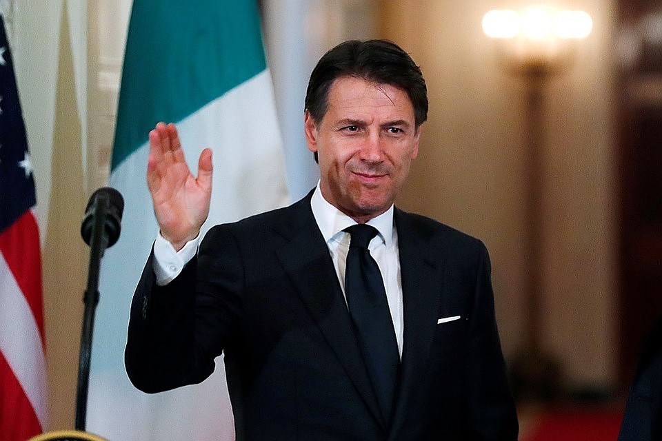 Премьер италии сейчас. Джузеппе Конте премьер-министр Италии. Премьер министр Италии 2022. Председатель совета министров Италии. Премьер-министр Италии сейчас.