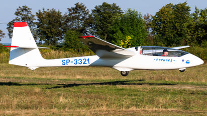SP-3321 - Aeroklub PLL LOT PZL SZD-50 Puchacz