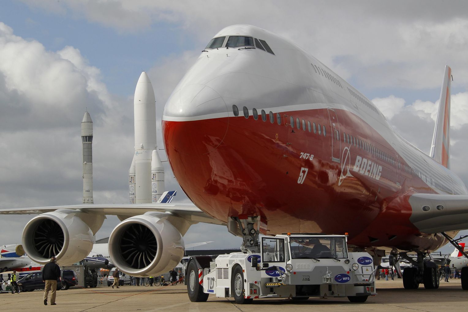 фото двигателей в 747 800