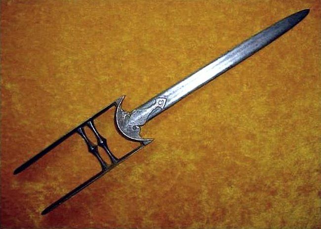 Холодное оружие из Катара (109 фото + текст)