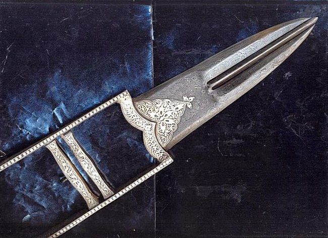 Холодное оружие из Катара (109 фото + текст)