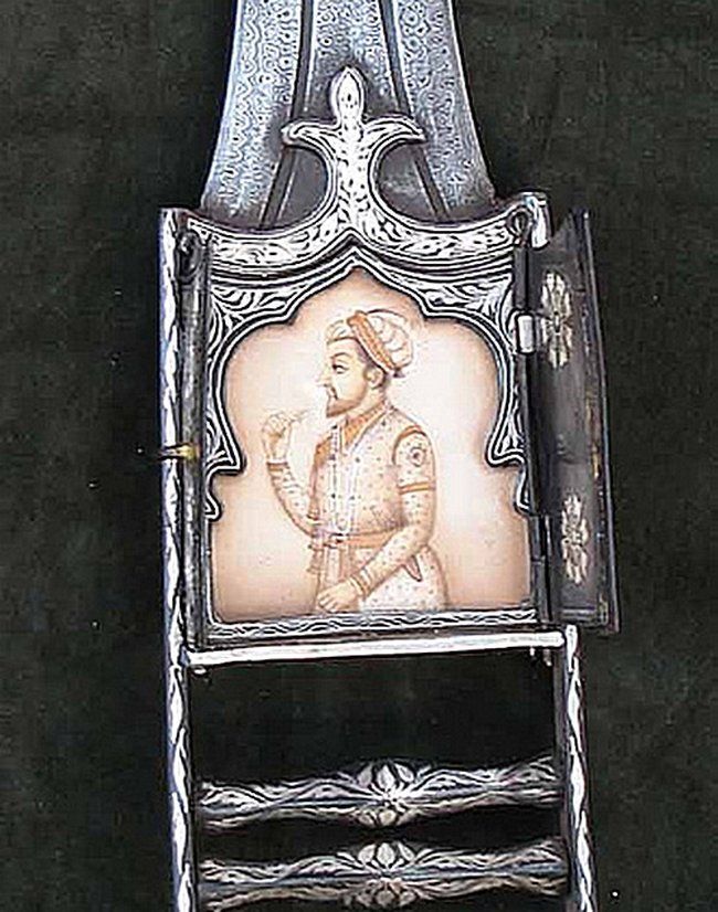 Холодное оружие из Катара (109 фото + текст)