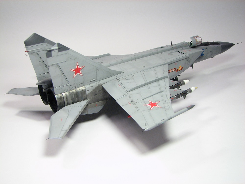 Модели 25. Миг 25 модель. Миг-25 1/48. Миг-25 1/48 Kitty Hawk. Mig-25 1/48.