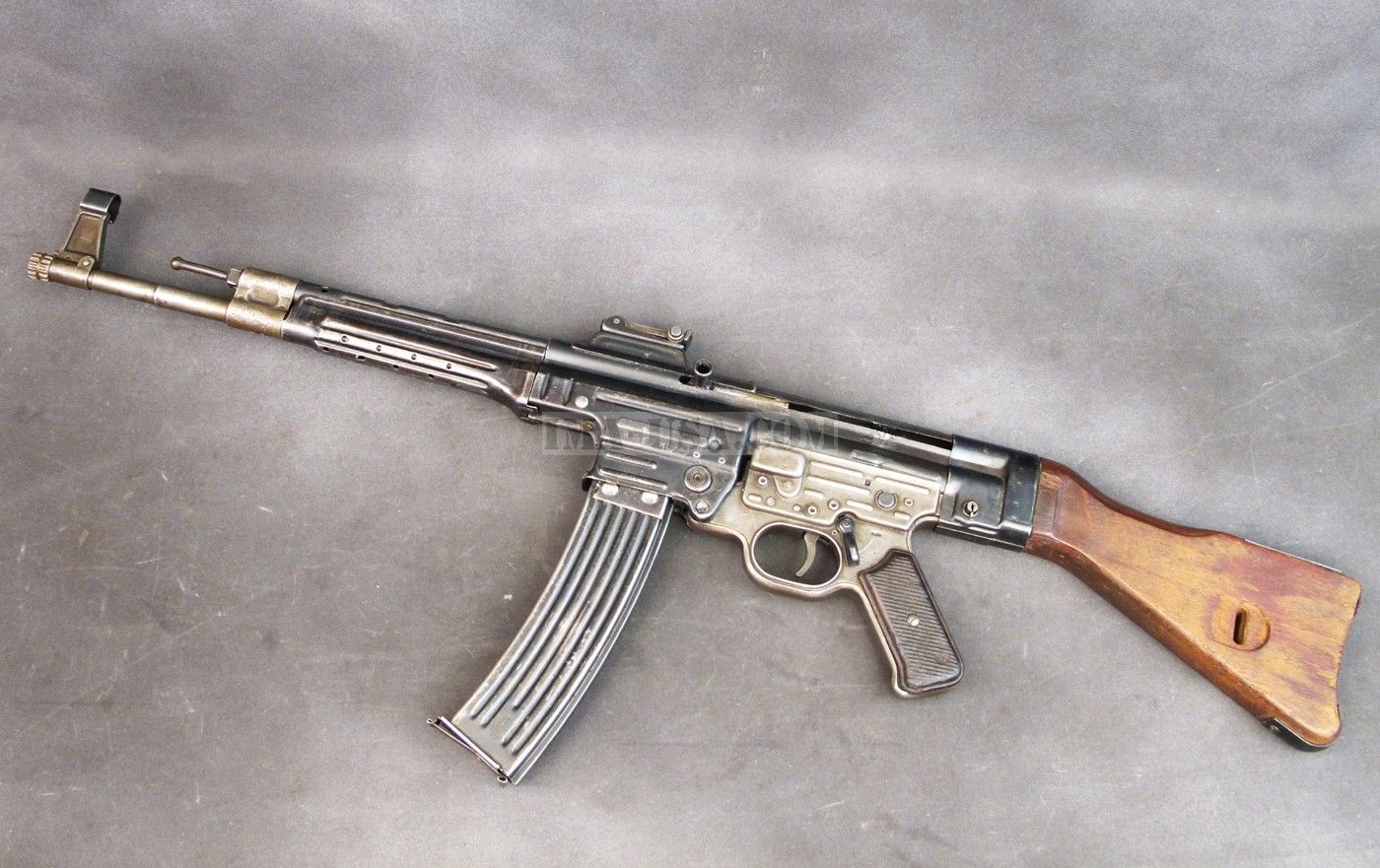 Team group mp44. СТГ-44 автомат. Немецкая винтовка СТГ 44. Автомат Шмайсер STG-44. Автомат Штурмгевер-44 STG-44.