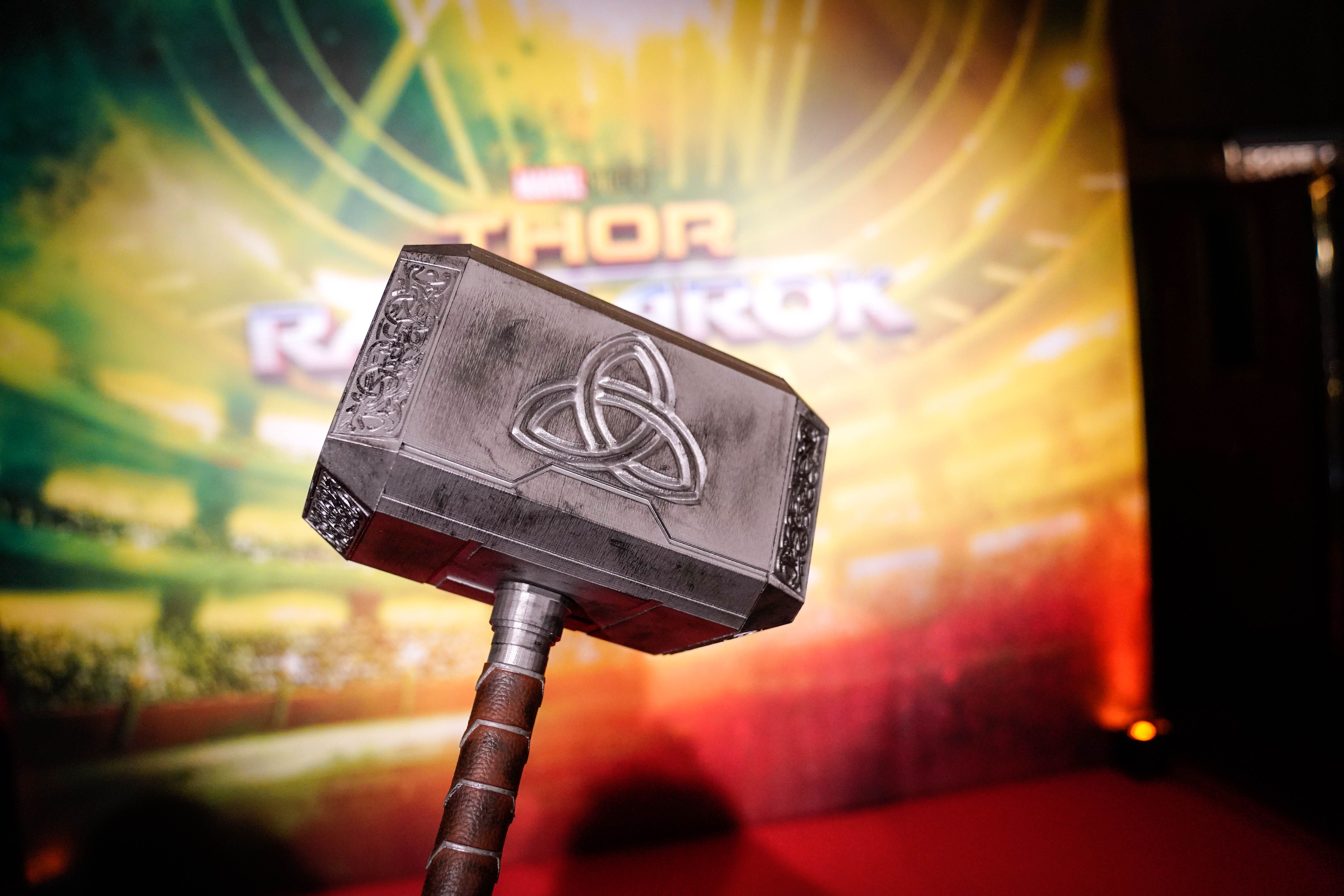 Rog mjolnir. Мьельнир Марвел.