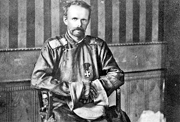 Барон Роман фон Унгерн-Штернберг в Иркутске на допросе в красноармейском штабе. Сентябрь 1921 г. 