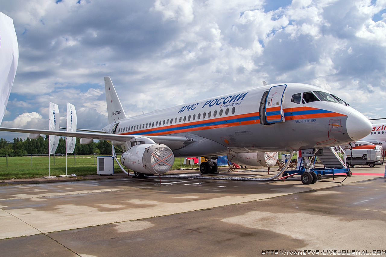 Сухой 100. Самолет сухой Суперджет 100-95. Воздушное судно RRJ-95lr. Сухой Суперджет 100 Россия. Самолёт сухой Суперджет-100 95 Северсталь.