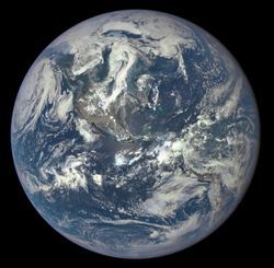 Земля - самая большая из планет Земной группы