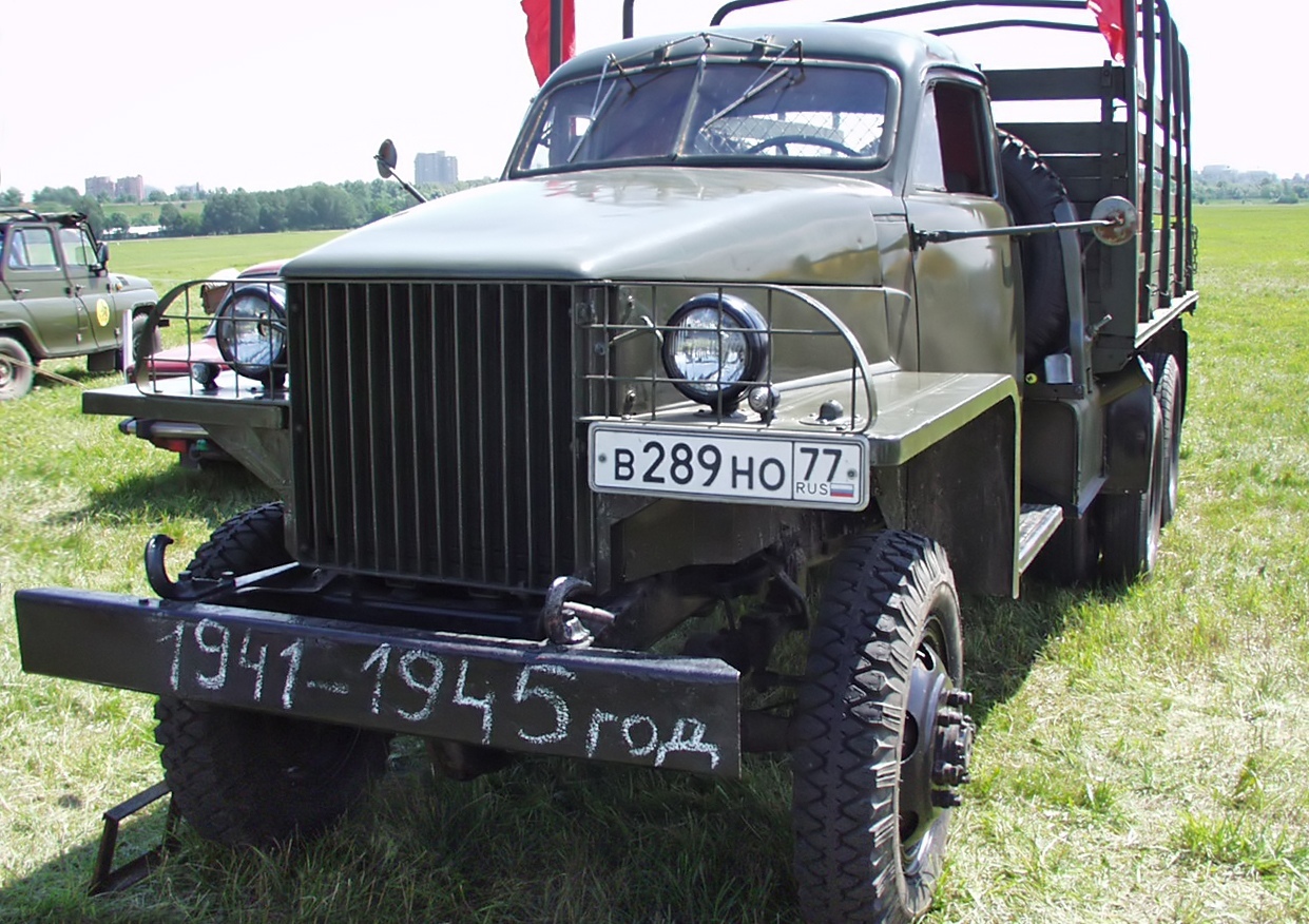 Автомобиль студебеккер. Грузовик Studebaker us6. Студебеккер автомобиль грузовой 1941. Грузовик Студебеккер us-6. Студебеккер us6 кабина.