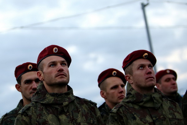 Берет внутренних войск фото