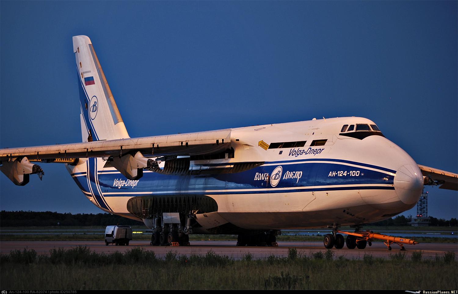 Ан 124. АН-124 Руслан Волга Днепр. Руслан АН 124 100 Волга Днепр. Антонов 124-100. АН 124 Шереметьево.