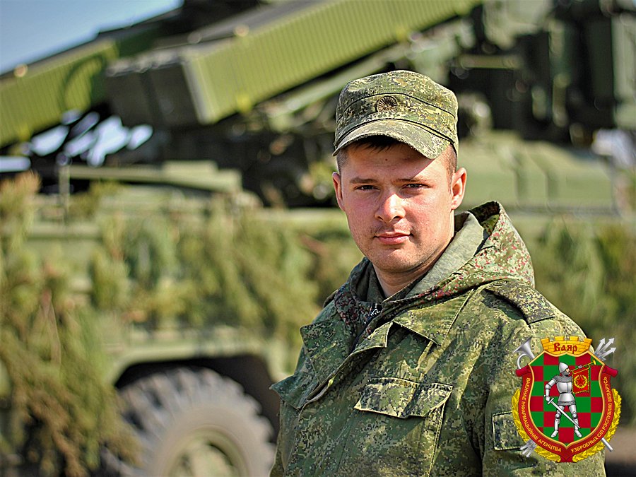 Солдатом называется. Солдат ПВО. Солдат ракетных войск. Военнослужащий ракетных войск. Военная форма зенитно ракетных войск.