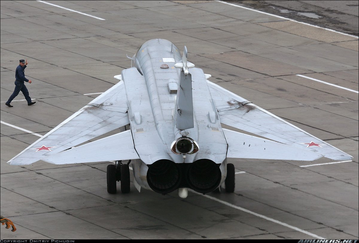 Истребитель 24. Су24 самолет. Самолет Су-24м. Су-24 бомбардировщик. Су-24 крыло.