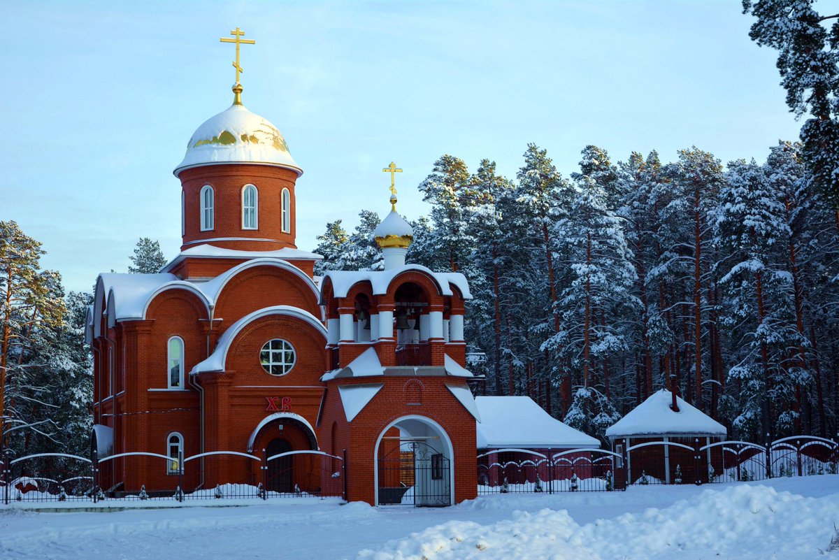 Сосновоборск пензенская. Храм Михаила Архангела Пензенская область. Храм Архангела Михаила Сосновоборск Пензенская область. Храм в Сосновоборске Пензенской. Сосновоборск Пенза Церковь.