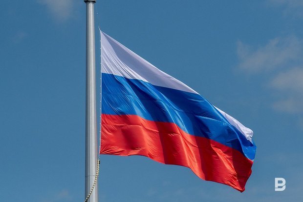 Был ли русский флаг черным и как голландцы придумали его современную версию