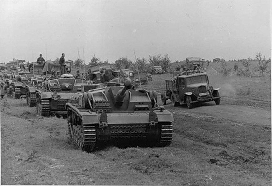 Части 6-й немецкой армии движутся на Сталинград. 