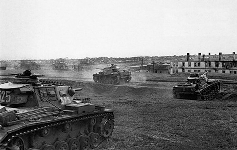 24-я танковая дивизия вермахта в пригороде Сталинграда. 