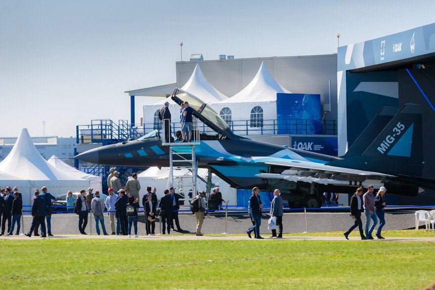 Мест 2019. Макс 2021. Авиасалон Макс 2021. Авиасалон Макс 2023. Макс 2020 авиасалон.