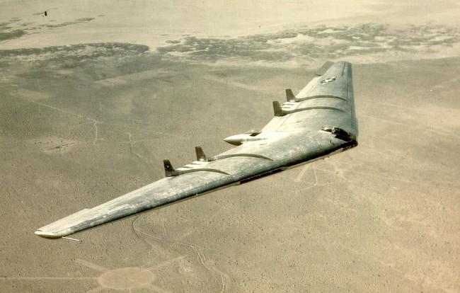 Американский самолет «Нортроп YB-49»