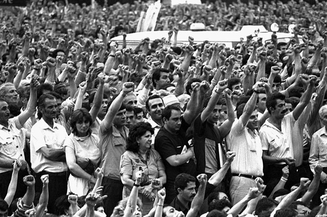 Выступление в поддержку отделения Нагорного Карабаха от Азербайджана. Ереван, 1988 год