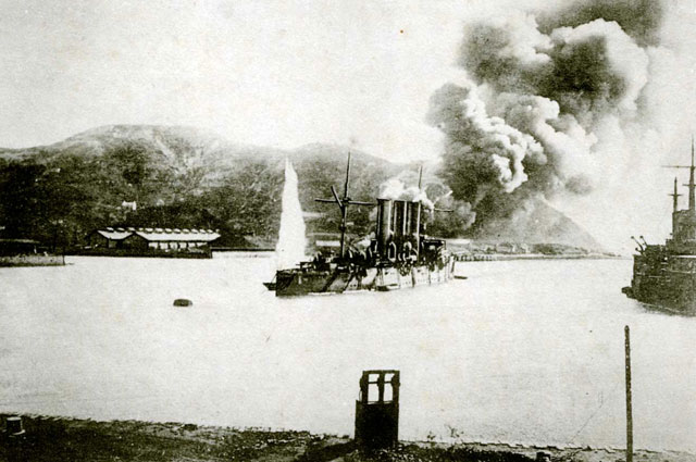 «Паллада» под обстрелом в гавани Порт-Артура.