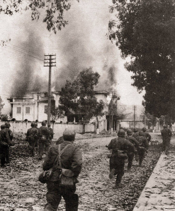 ​Бойцы НОАК ведут бой за город Лангшон Источник – diendantheky.net - Первая социалистическая война 