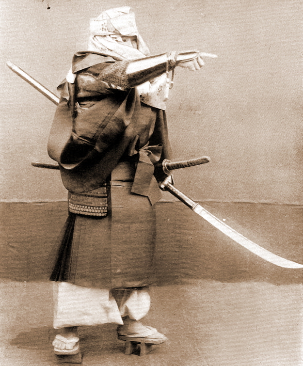 ​Монах-воин в полном боевом облачении, вооружённый нагинатой (постановочное фото XIX века) http://www.japwar.com - Воинствующий буддизм 