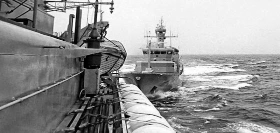 ​Столкновение исландского патрульного катера Baldur (справа) и британского фрегата Mermaid - Шантаж как оружие: тресковые войны 