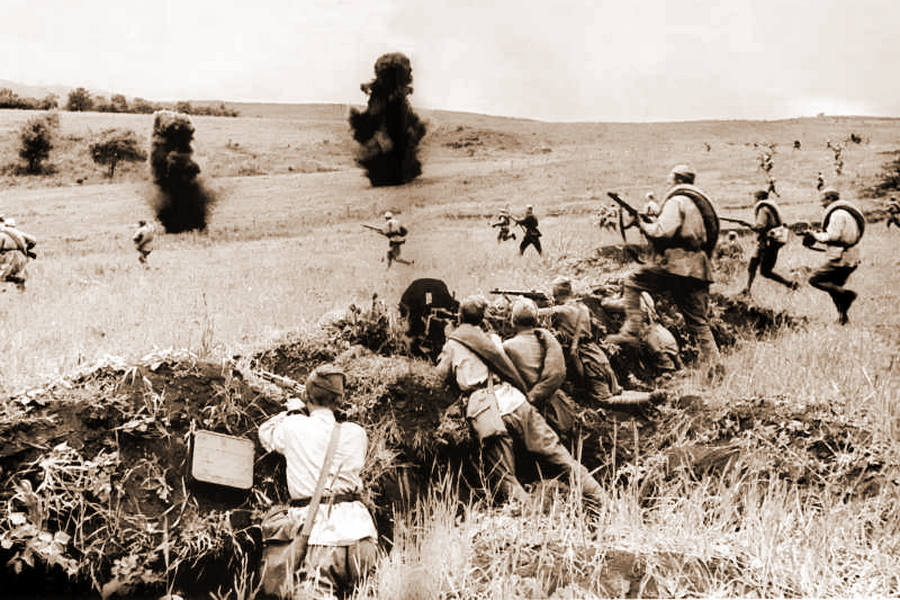 ​Советская пехота поднимается в контратаку. Курская дуга, лето 1943 года - К западу от Прохоровки: как это было 