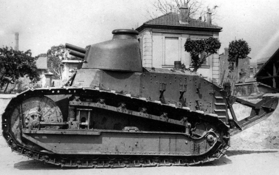 ​Первый опытный образец башни Girod-Renault, июль 1917 года. Вместо пушки установлен её макет - Первый танк классической компоновки 