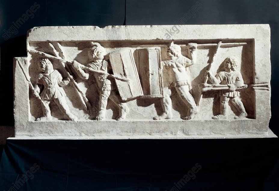 ​Батальная сцена на саркофаге из центральной Италии II–I веков до н. э. - Последний диктатор республиканской эпохи 