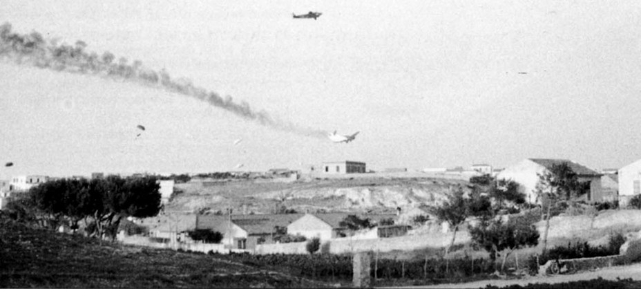 ​Горящий немецкий Ju.52 над Ираклионом. Peter D. Antill. Crete 1941 - Битва за Крит: самый кровавый день немецких ВДВ 