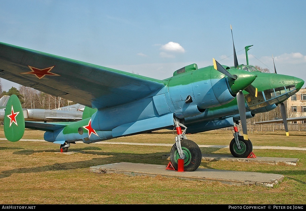 Ту 2. Ту-2 пикирующий бомбардировщик. Ту-2 Монино. Самолет Туполева ту 2 бомбардировщик.