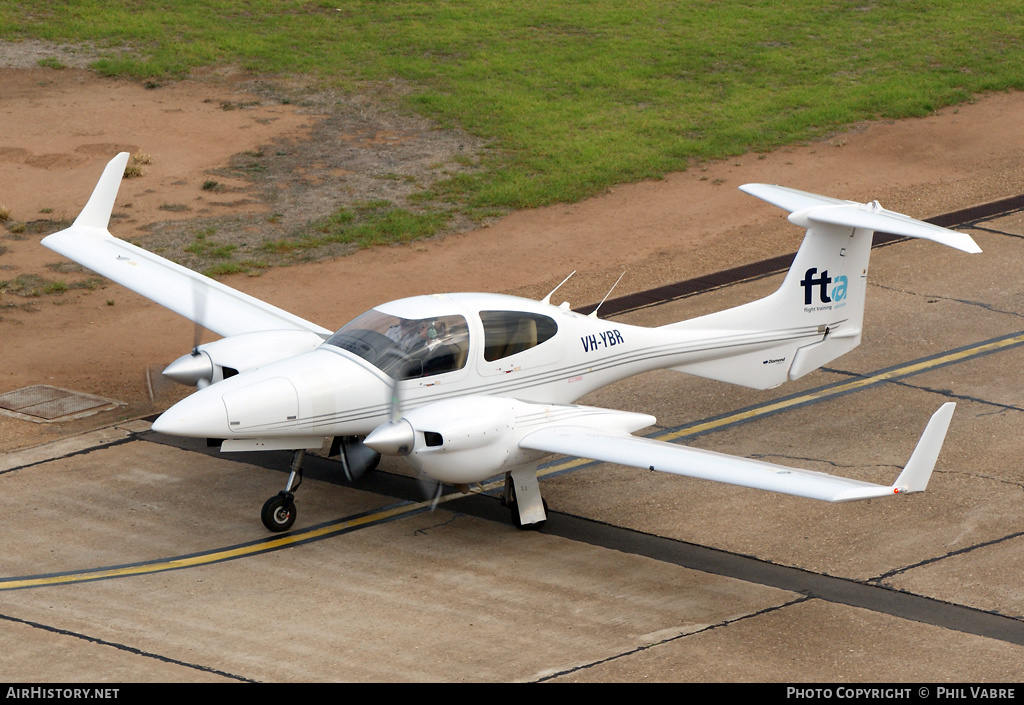 42 фото. Diamond da42 Twin Star. Diamond aircraft da42 Twin Star. Diamond da 42 Twin. Самолет Diamond da-42.