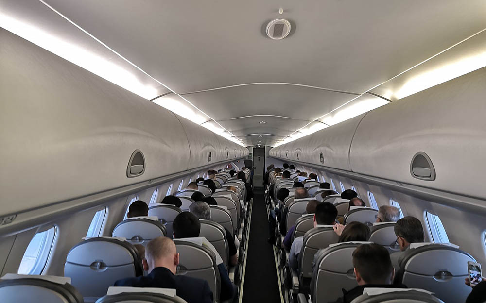 Самолёт Embraer 170: нумерация мест в салоне, схема посадочных мест, лучшие места