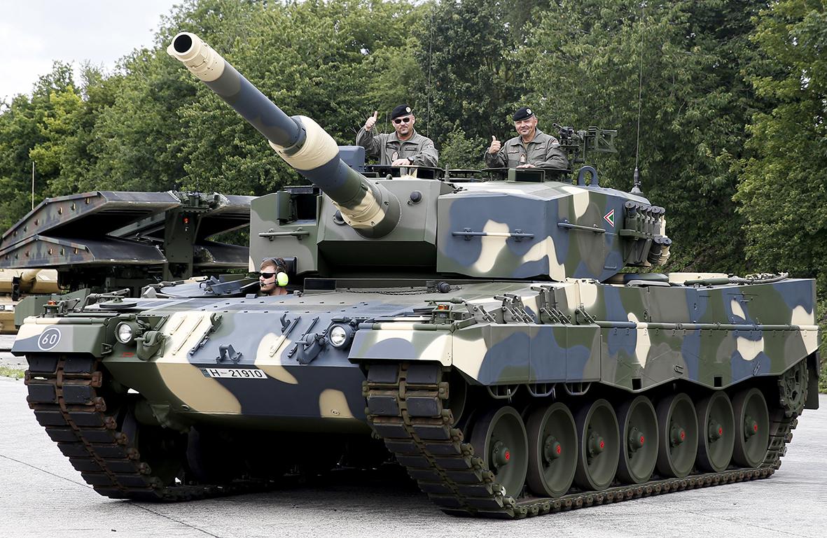 Leopard 5. Леопард 2а4. Leopard 2a7 Trophy. Leopard 2a4. Leopard 2a4 Венгрии.