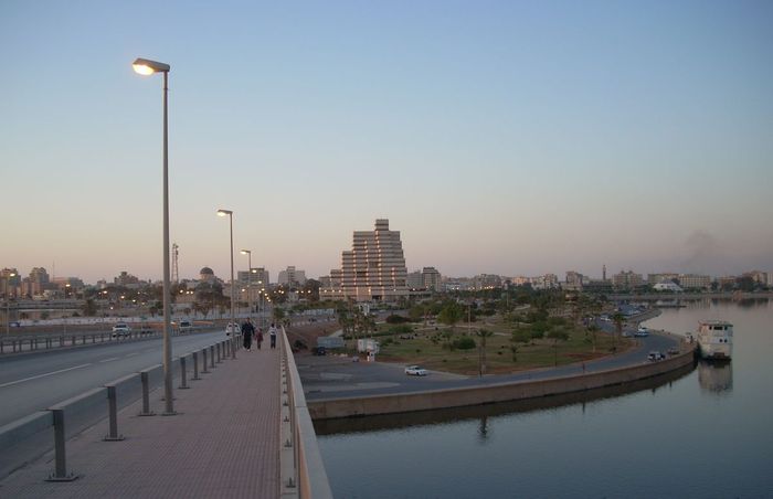 Мост в порту Бенгази, Ливия