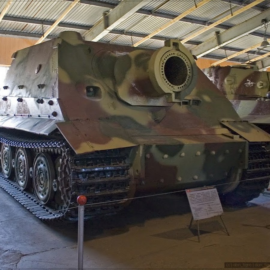 Большой немецкий танк. Штурмтигр самоходная Артиллерийская. Штурмтигр Калибр. Штурмтигр броня. Sturmtiger музей.