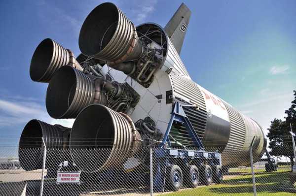 Американец взлететь. Saturn 5 first Stage. Воздушный барьер Сатурн 5. V1 Rocket. Trans Stage Rocket.