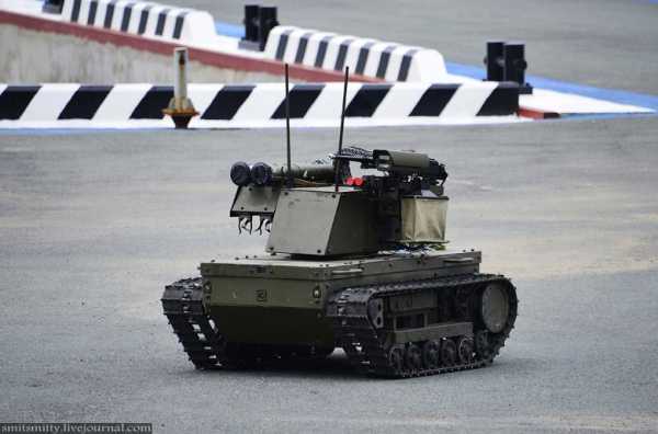 Военная машина робот